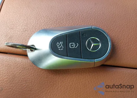 2023 Mercedes-Benz C 300 4Matic z USA, uszkodzony, nr VIN W1KAF4HB2PR070269